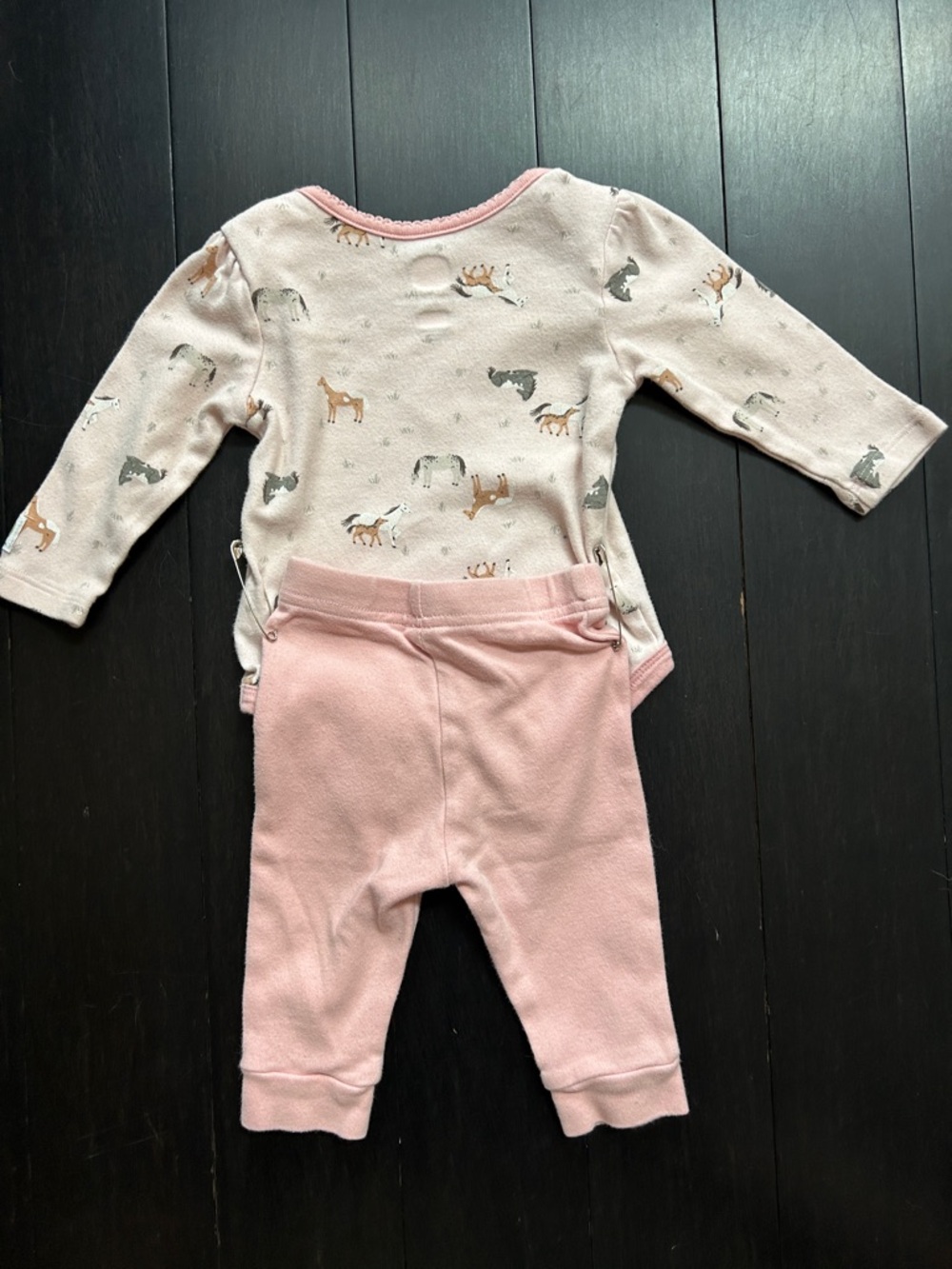 John Deere Pink Horse Print Baby One-Piece with Matching Pants Size 3-6 Months - Picture 5 of 6
